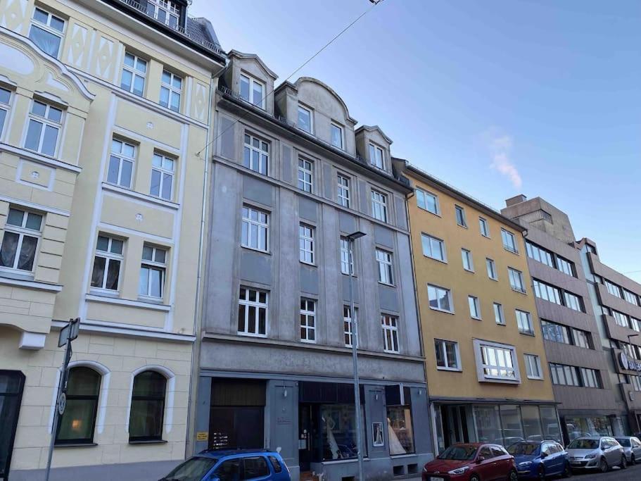 Schoenes City-Apartment Im Zentrum Mit Balkon ホーフ エクステリア 写真