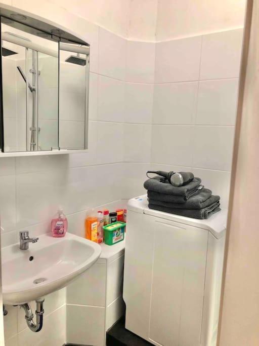 Schoenes City-Apartment Im Zentrum Mit Balkon ホーフ エクステリア 写真