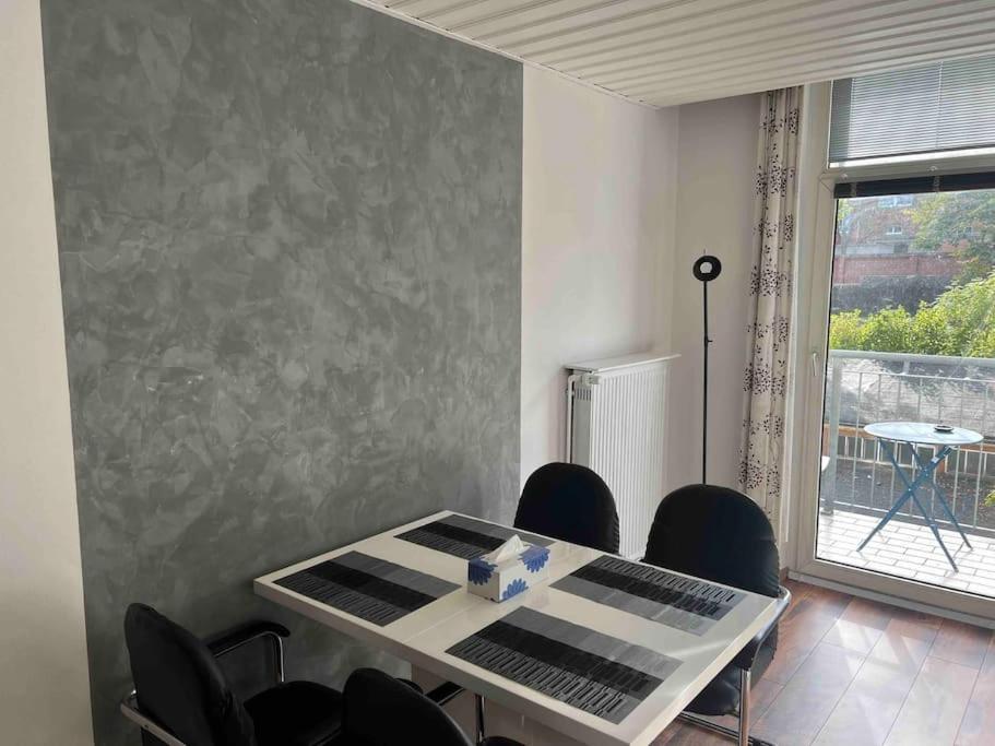Schoenes City-Apartment Im Zentrum Mit Balkon ホーフ エクステリア 写真