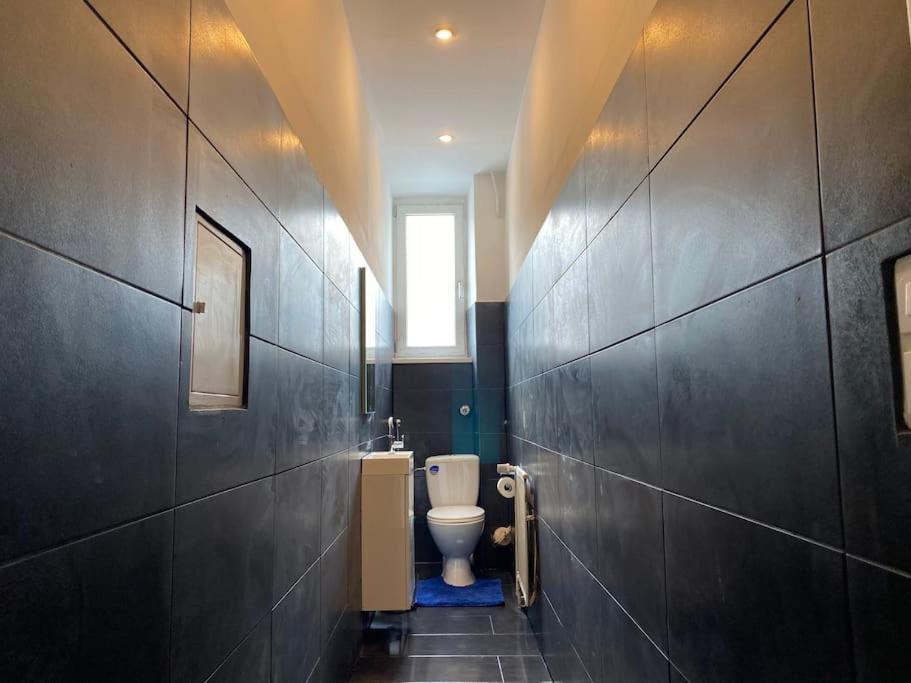 Schoenes City-Apartment Im Zentrum Mit Balkon ホーフ エクステリア 写真