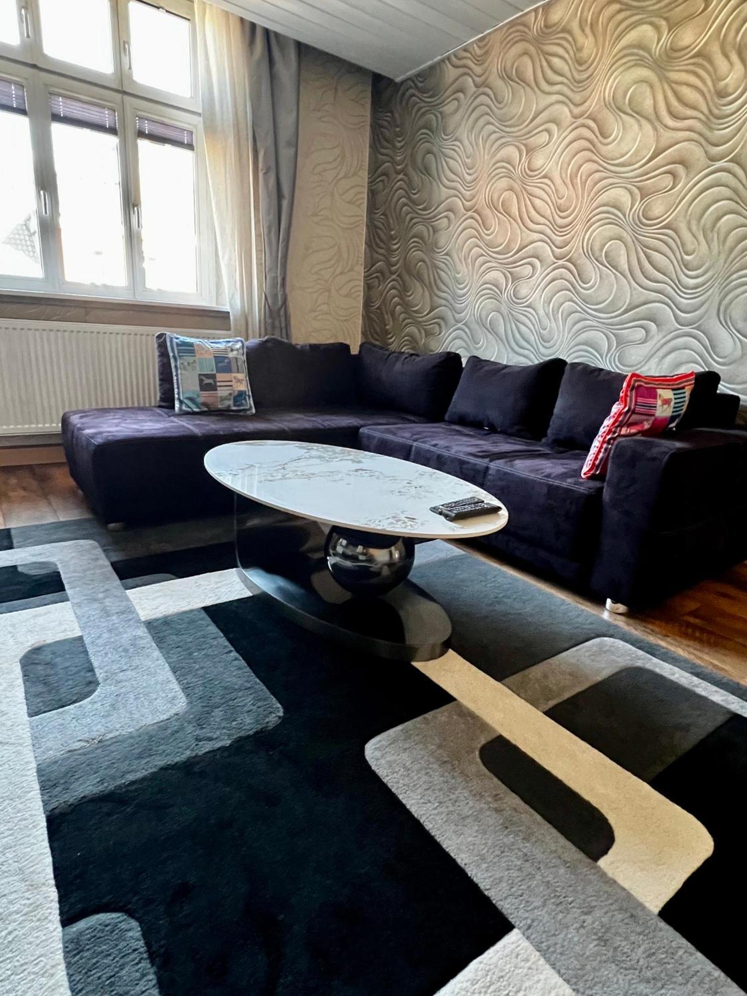 Schoenes City-Apartment Im Zentrum Mit Balkon ホーフ エクステリア 写真