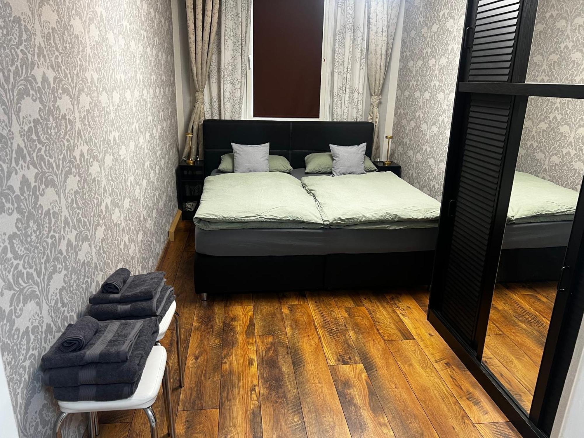 Schoenes City-Apartment Im Zentrum Mit Balkon ホーフ エクステリア 写真